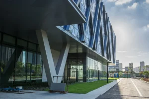 Eficiencia energética en edificaciones: normativa, beneficios y responsabilidad climática.