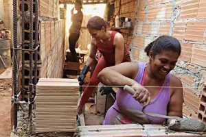 JEFAS DE FAMILIA: PROTAGONISTAS DE LA EVOLUCIÓN DE LA VIVIENDA