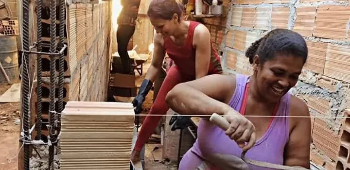 JEFAS DE FAMILIA: PROTAGONISTAS DE LA EVOLUCIÓN DE LA VIVIENDA