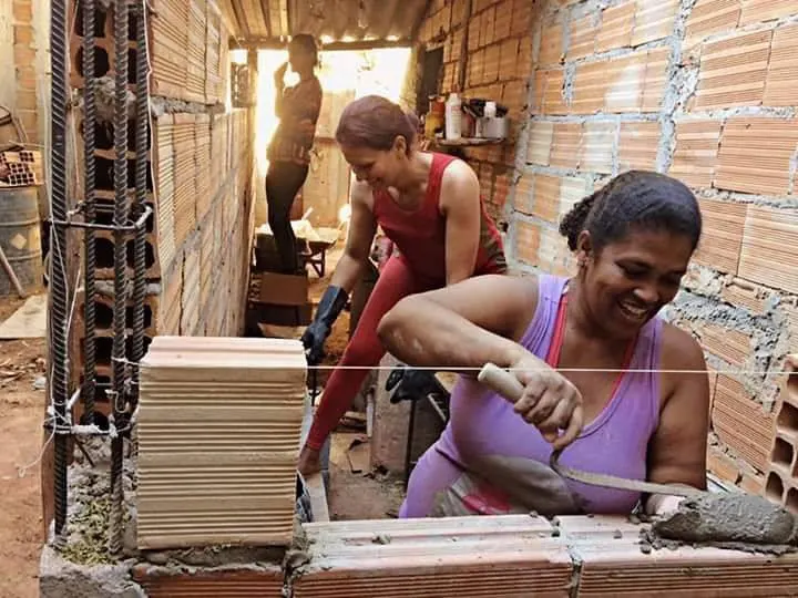 JEFAS DE FAMILIA: PROTAGONISTAS DE LA EVOLUCIÓN DE LA VIVIENDA